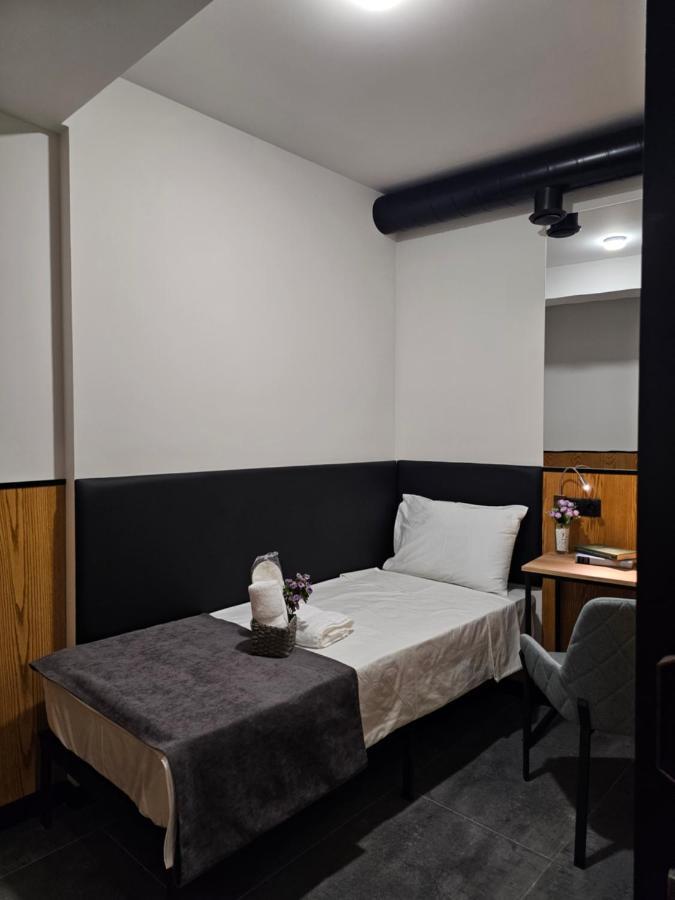 Orion Hostel Jerevan Exteriör bild